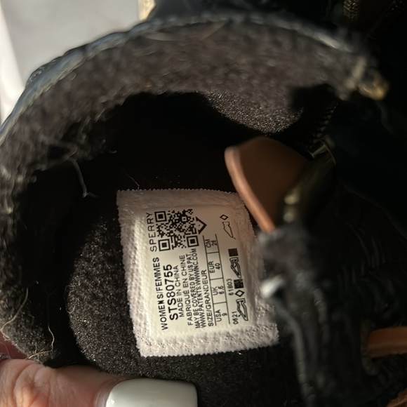 sperry boots - Picture 3 of 4